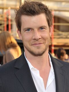 Eric Mabius