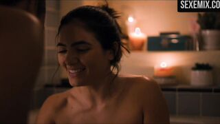 Rosanny Zayas, Arienne Mandi fanno il bagno in bagno - The L Word: Generazione Q