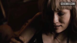 Sesso mattutino per Emily Browning - film Plush