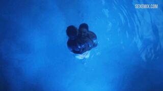 Erotische Poolszene. Sexszene aus dem Film - Euphoria