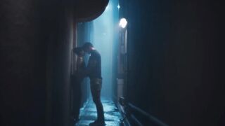 Alexa Demie kiss in the rain scene in - Euphoria