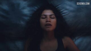 Zendaya Height si masturba a letto, serie - Euphoria