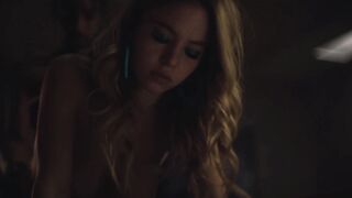 Sydney Sweeney scopa a pecorina, scena di sesso - Euphoria