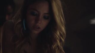 Sydney Sweeney scopa a pecorina, scena di sesso - Euphoria