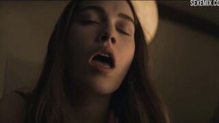 Victoria Pedretti Bett-Sexszene aus der Serie - You