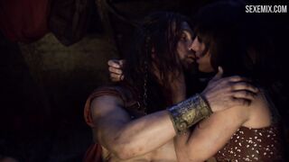 La bella Erin Cummings fa sesso, scena in Spartacus