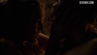 Scena di sesso di Erin Cummings Posizione sessuale del loto in Spartacus