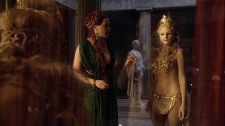 Scena sexy di Brooke Harman nella serie - Spartacus