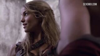 Sexy Luna Rioumina-Brüste-Szene in Spartacus