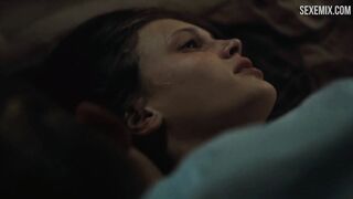 Marine Vacth Scena di sesso in spiaggia in Young & Beautiful