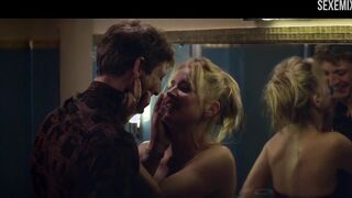 Virginie Efira se masturbe dans la scène des toilettes dans Sibyl