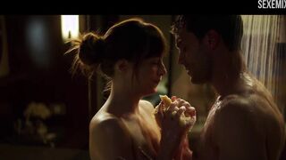 Scena di nudo di Dakota Johnson in Cinquanta sfumature di nero