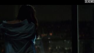 Nackte Dakota Johnson am Fenster, Szene – Fifty Shades Darker