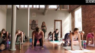 Josephine Langford Yoga, escena sexy en After We Collided