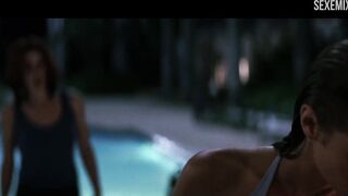 Neve Campbell girl fight in pool, Scene in Wild Things