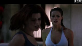 Neve Campbell girl fight in pool, Scene in Wild Things