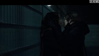 Scena del bacio di Rachel Weisz in Disobedience