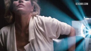 Kim Basinger se masturbe, scène dans 9 semaines et demie