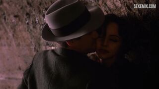 Maria de Medeiros fa sesso nel tunnel, scena in Henry & June