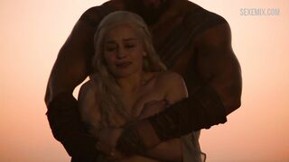 Emilia Clarke'ın çıplak göğüsleri, Game of Thrones sahnesi