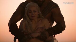 Emilia Clarke'ın çıplak göğüsleri, Game of Thrones sahnesi