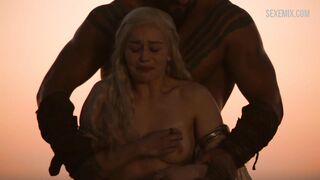 Emilia Clarke'ın çıplak göğüsleri, Game of Thrones sahnesi