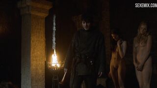 Sexo com carícias de Charlotte Hope e Stephanie Blacker, cena em Game of Thrones