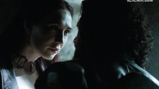 Carice van Houten seduce la scena del Trono di Spade