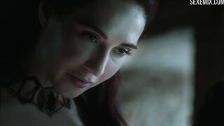 Carice van Houten seduce la scena del Trono di Spade