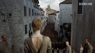 Lena Headey walks naked through the crowd, scene in Game of Thrones