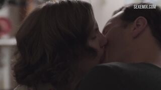 Lena Dunham Hot scene in Girls