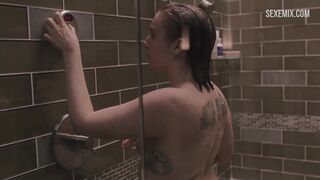 Lena Dunham fa una doccia, scena in Girls