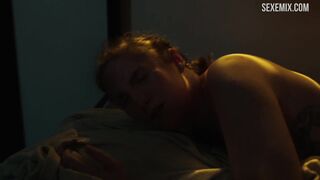 Lena Dunham doggy style scene in Girls part 2