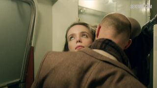 Stacy Martin fa sesso nella toilette del treno, scena in Nymphomaniac: Vol. Io