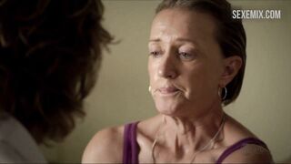 Lisa Long topless, scène de seins dans Shameless