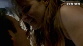 Chelsea Alden seins nus en soutien-gorge, scène dans Shameless