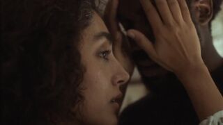 Moment sexy de Golshifteh Farahani, scène dans Blind Spot