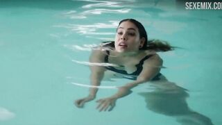 Danna Paola Scena erotica in piscina, in Elite