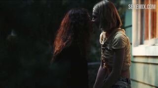 Zendaya and Hunter Schafer, lesbian sxene in Euphoria