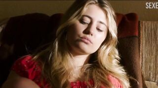 Lia Marie Johnson en short sexy, scène dans Bayou Caviar (2018)