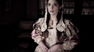 Janet Montgomery sexy, scena a Salem 2014