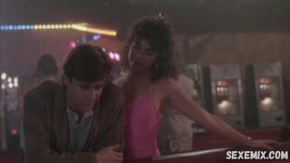 Julie Carmen sexy, cena em Cidade Azul (1986)