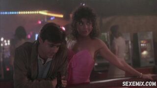 Julie Carmen sexy, cena em Cidade Azul (1986)