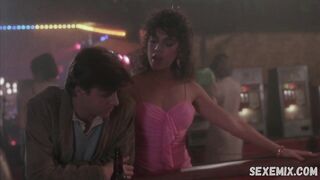 Julie Carmen sexy, cena em Cidade Azul (1986)