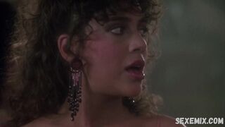 Julie Carmen sexy, cena em Cidade Azul (1986)