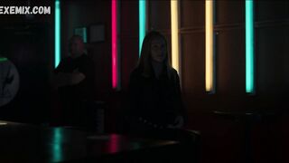 Kiley Casciano balla uno spogliarello, scena Ozark s02e02 (2018)