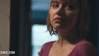 Imogen Poots が胸を点滅させる、I Know This Much Is True (2020) のシーン