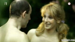 Vica Kerekes は裸のおっぱいを披露し、Konecna Stanica のシーン