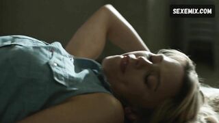 Riley Voelkel sexy, scena a Hightown