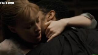 Phoebe Dynevor escena sexy y caliente en Bridgerton 2020